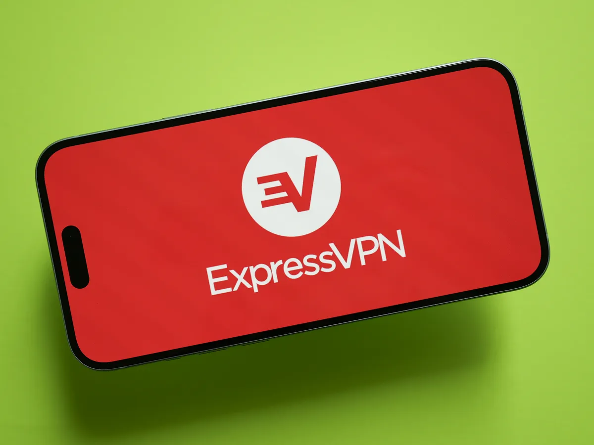 Interface ExpressVPN sur macOS : sélection de serveurs et connexion active